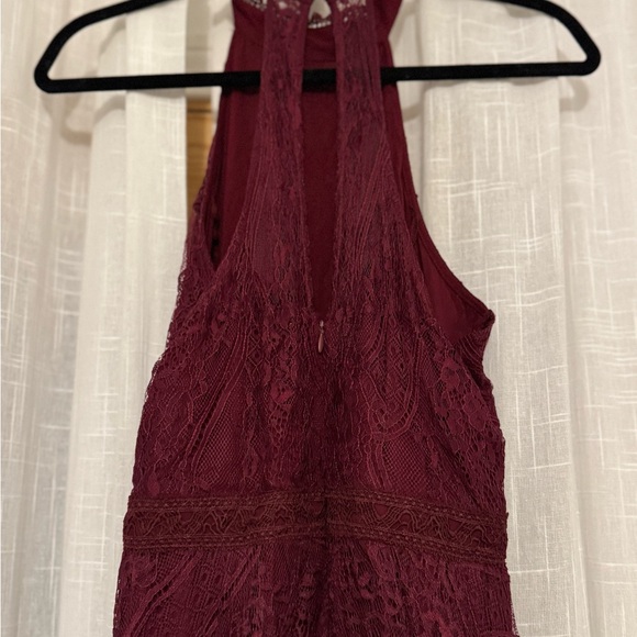 Elegant Maroon Lace Dress - Picture 3 of 5